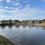 Paws And Relax - Part Of The The Bay Village With Pool, Gym And Direct Access, Pub, Restaurant, Tennis And Meadows Walks *