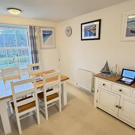 Paws And Relax - Part Of The The Bay Village With Pool, Gym And Direct Access, Pub, Restaurant, Tennis And Meadows Walks