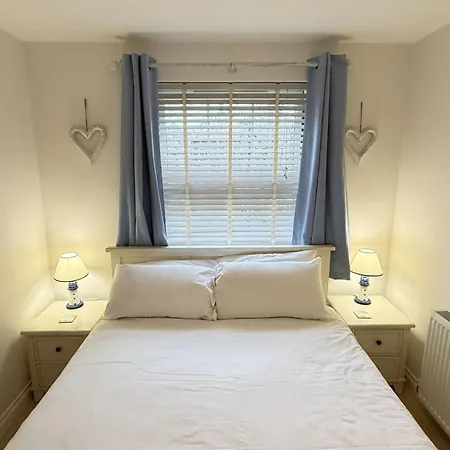 Paws And Relax - Part Of The The Bay Village With Pool, Gym And Direct Access, Pub, Restaurant, Tennis And Meadows Walks Casa de Férias