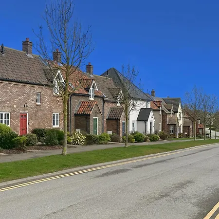 Paws And Relax - Part Of The The Bay Village With Pool, Gym And Direct Access, Pub, Restaurant, Tennis And Meadows Walks * Filey