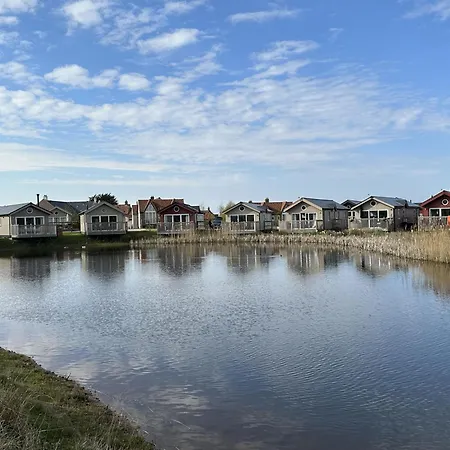 Paws And Relax - Part Of The The Bay Village With Pool, Gym And Direct Access, Pub, Restaurant, Tennis And Meadows Walks *
