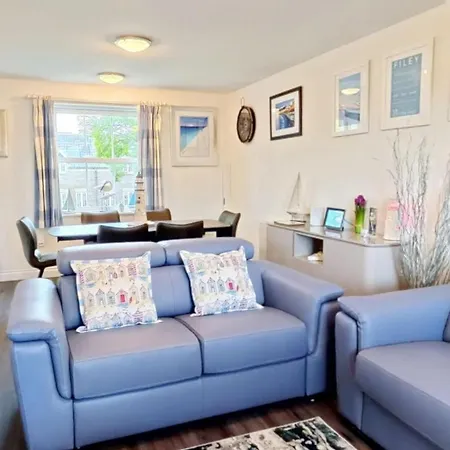 Paws And Relax - Part Of The The Bay Village With Pool, Gym And Direct Access, Pub, Restaurant, Tennis And Meadows Walks Casa de Férias
