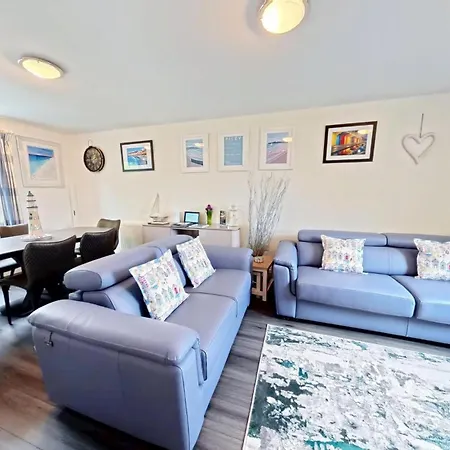 Casa de Férias Paws And Relax - Part Of The The Bay Village With Pool, Gym And Direct Access, Pub, Restaurant, Tennis And Meadows Walks Filey