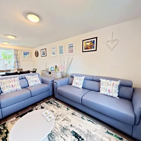 Paws And Relax - Part Of The The Bay Village With Pool, Gym And Direct Access, Pub, Restaurant, Tennis And Meadows Walks