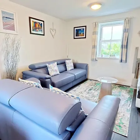 Casa de Férias Paws And Relax - Part Of The The Bay Village With Pool, Gym And Direct Access, Pub, Restaurant, Tennis And Meadows Walks