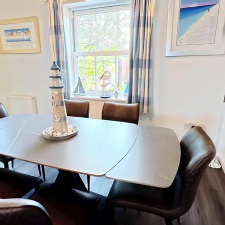 Paws And Relax - Part Of The The Bay Village With Pool, Gym And Direct Access, Pub, Restaurant, Tennis And Meadows Walks * Filey