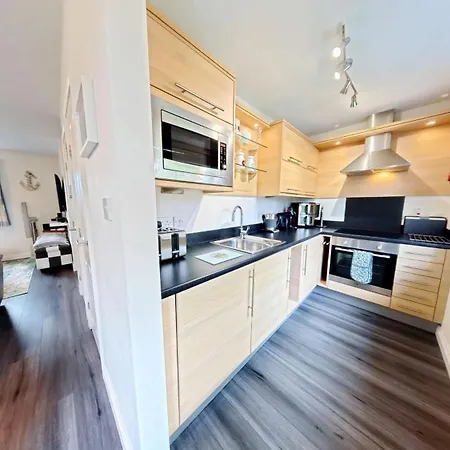 Paws And Relax - Part Of The The Bay Village With Pool, Gym And Direct Access, Pub, Restaurant, Tennis And Meadows Walks