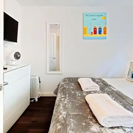 Paws And Relax - Part Of The The Bay Village With Pool, Gym And Direct Access, Pub, Restaurant, Tennis And Meadows Walks Casa de Férias Filey